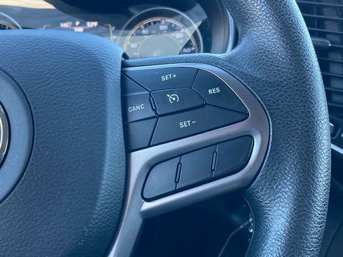 Used 2021 Jeep Cherokee Latitude image 18