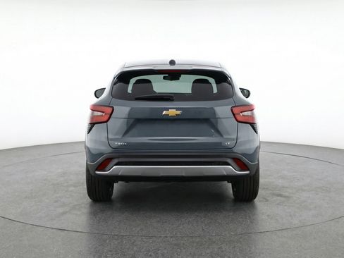 Used 2025 Chevrolet Trax LT FWD image 7