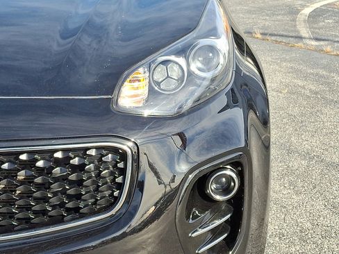 Used 2019 Kia Sportage LX image 9