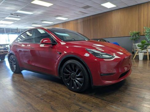 Used 2022 Tesla Model Y Performance image 7