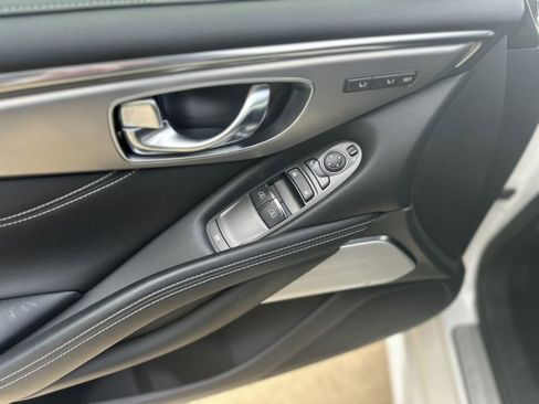 Used 2021 INFINITI Q60 3.0t Luxe w/ Essential Package image 11