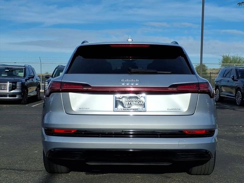 Used 2022 Audi e-tron Premium w/ Convenience Plus Package image 5