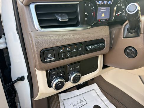 Used 2021 GMC Yukon Denali w/ Denali Premium Package image 20