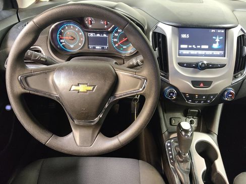 Used 2017 Chevrolet Cruze LS FWD image 22