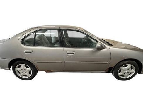 Used 2000 Nissan Altima XE FWD image 7
