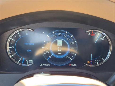 Used 2018 Cadillac Escalade ESV Platinum AWD/4WD image 11
