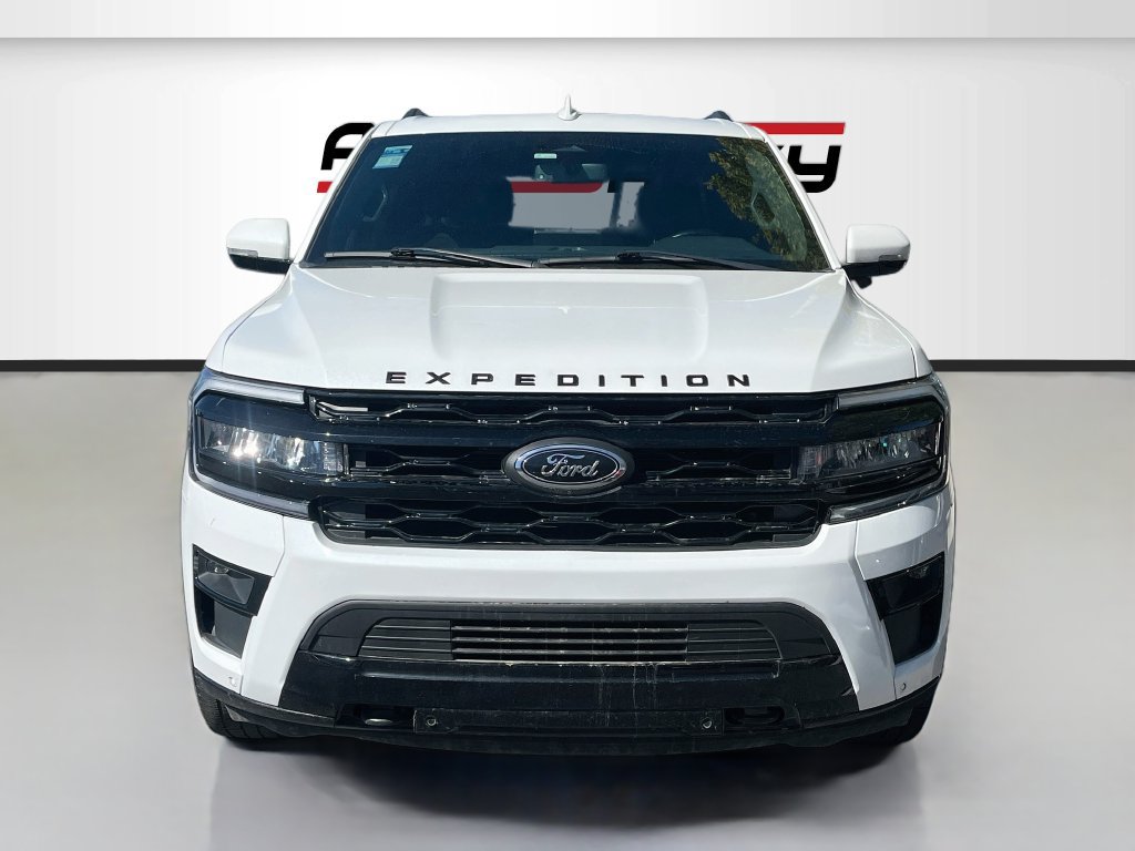 Used 2023 Ford Expedition Max Limited AWD/4WD image 2
