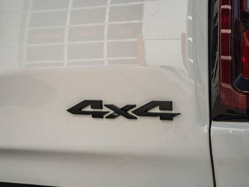 New 2026 RAM 1500 4x4 Crew Cab image 7