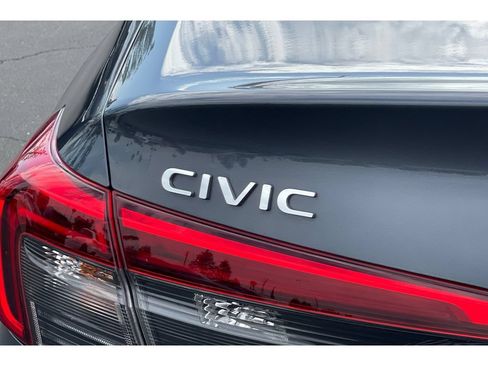 Used 2023 Honda Civic Touring image 17
