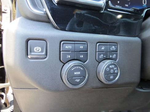 Certified 2025 Chevrolet Silverado 1500 High Country AWD/4WD image 24