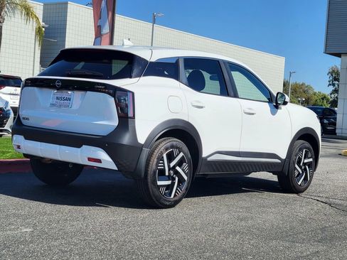 Used 2025 Nissan Kicks SV FWD image 4