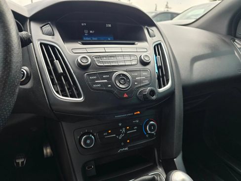 Used 2017 Ford Focus ST FWD image 24