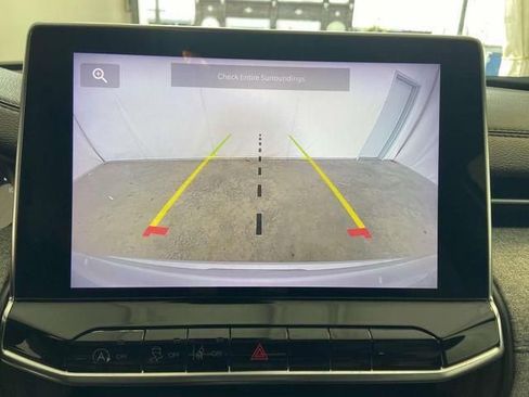 Used 2024 Jeep Compass Latitude image 15