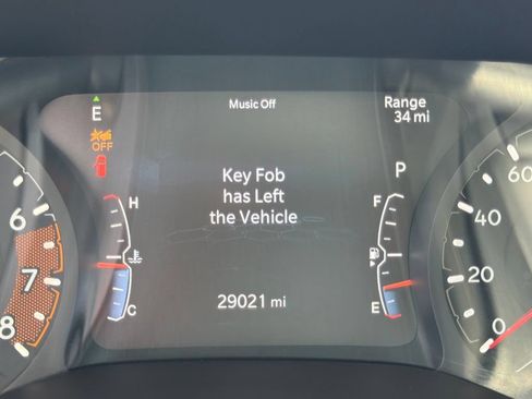 Used 2023 Jeep Compass Latitude AWD/4WD image 28