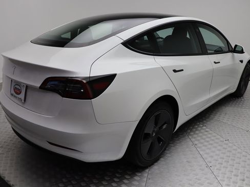 Used 2023 Tesla Model 3 Standard Range image 8