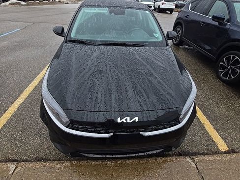 Used 2023 Kia Forte LXS w/ LXS Technology Package image 1