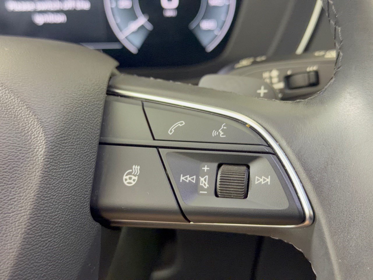Used 2024 Audi Q5 e Premium Plus w/ Premium Plus Package AWD/4WD image 19