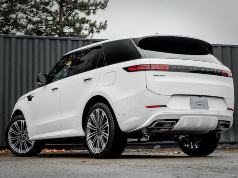 New 2025 Land Rover Range Rover Sport Dynamic SE image 2