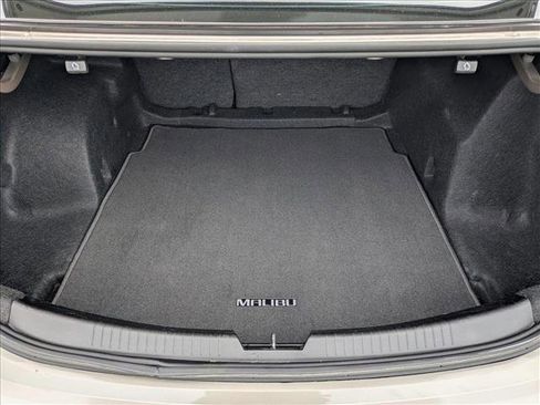 Used 2022 Chevrolet Malibu Premier image 19