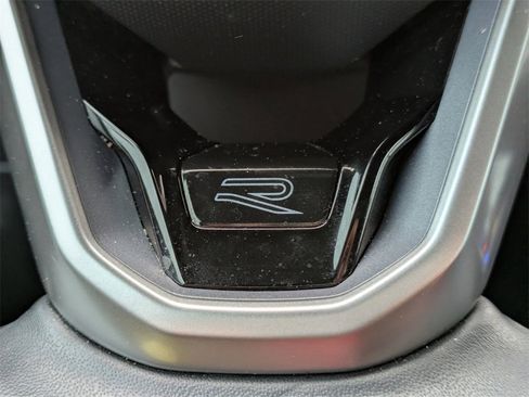 Used 2023 Volkswagen Tiguan SE R-Line image 37