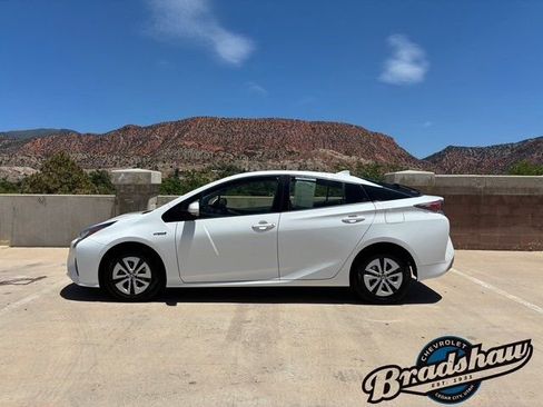 Used 2018 Toyota Prius Four Touring image 4