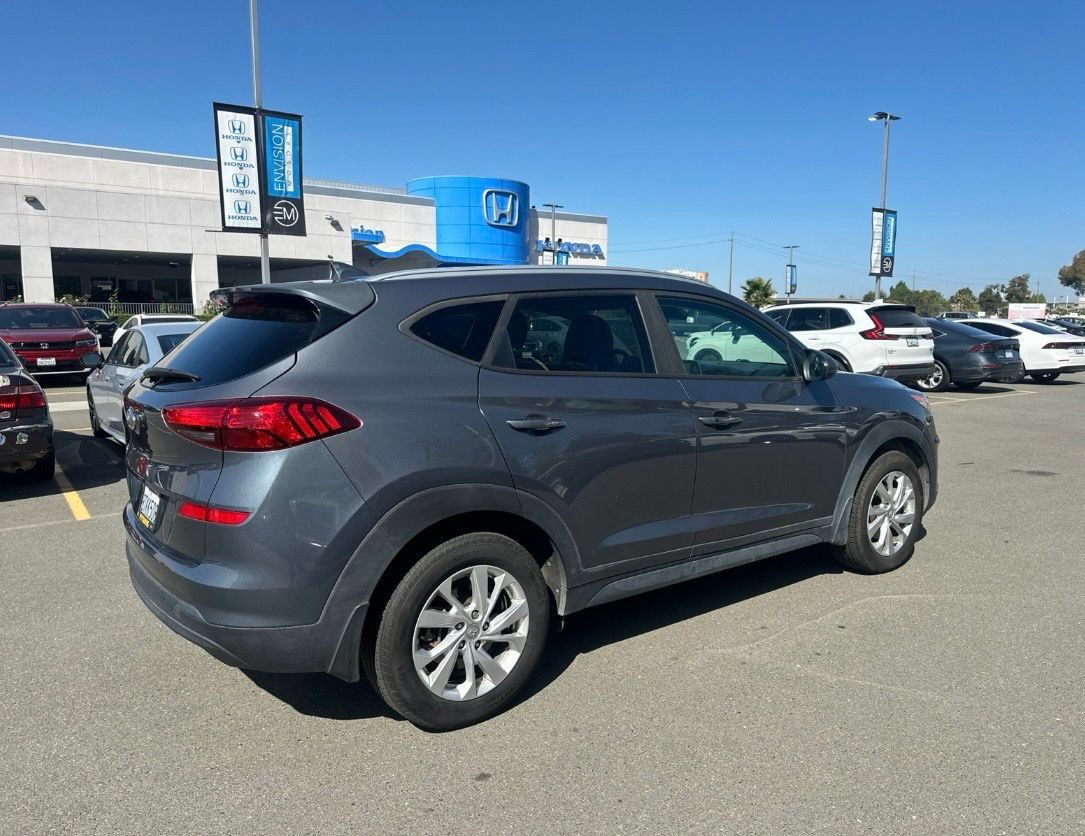 Used 2021 Hyundai Tucson Value FWD image 3