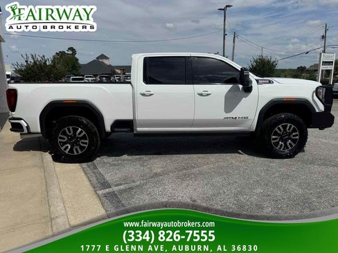 Used 2023 GMC Sierra 2500 AT4 w/ AT4 Premium Plus Package AWD/4WD image 5