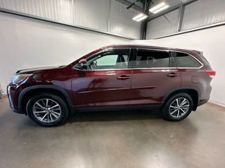 Used 2019 Toyota Highlander XLE w/ Carpet Mat Package (TMS) AWD/4WD video 2