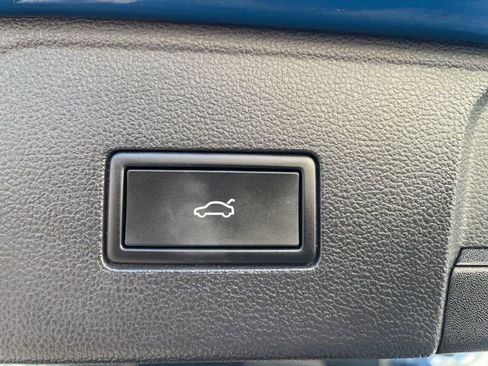 Certified 2025 Volkswagen Atlas SEL image 11