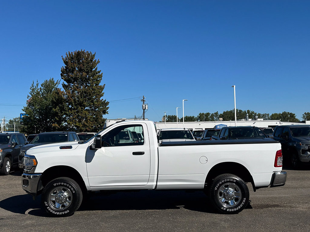 Used 2024 RAM 2500 Tradesman w/ Chrome Appearance Group AWD/4WD image 9