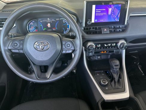 Certified 2023 Toyota RAV4 LE AWD/4WD image 18