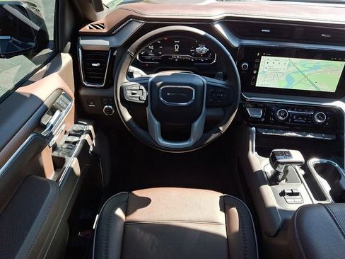 Used 2024 GMC Sierra 1500 Denali w/ Denali Reserve Package AWD/4WD image 11