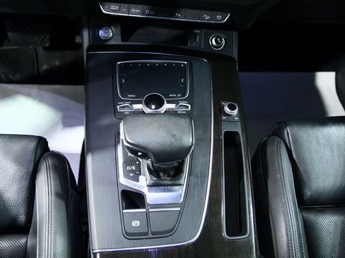 Used 2018 Audi Q5 2.0T Premium Plus w/ Premium Plus Package image 22