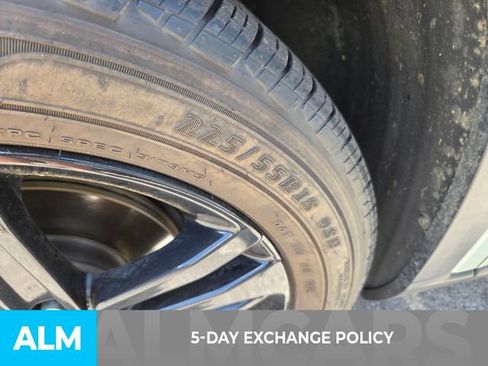 Used 2024 Chevrolet Trax ACTIV w/ Sunroof Package FWD image 3