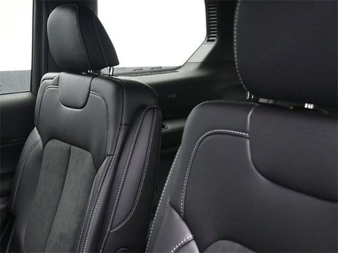 New 2025 Jeep Grand Cherokee L Altitude image 16