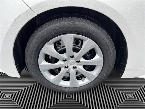 Certified 2023 Toyota Corolla LE image 11