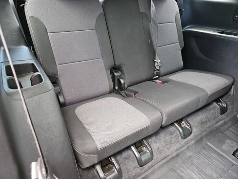 Used 2020 Chevrolet Traverse LT FWD image 15
