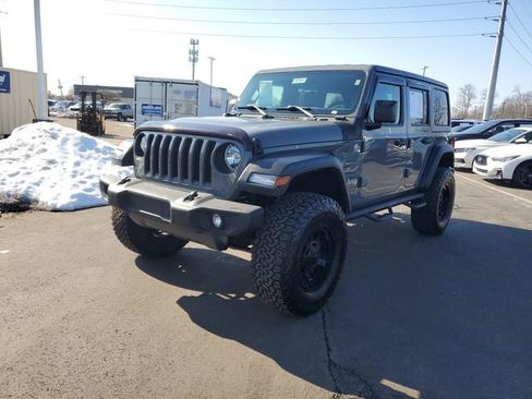 Used 2019 Jeep Wrangler Unlimited Sport S image 2