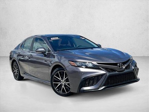 Used 2024 Toyota Camry SE FWD image 12