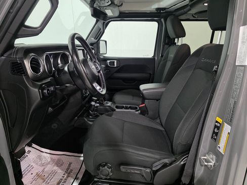 Used 2021 Jeep Wrangler Unlimited Sahara w/ Uconnect 4C Nav & Sound Group image 17