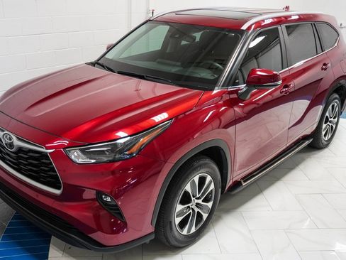 Used 2023 Toyota Highlander XLE image 43