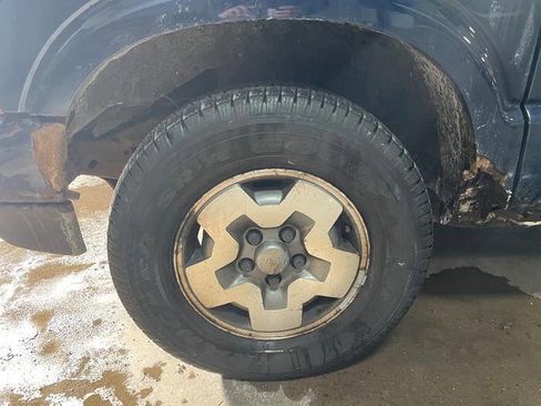 Used 2002 Chevrolet Blazer LS w/ Preferred Equipment Group image 11