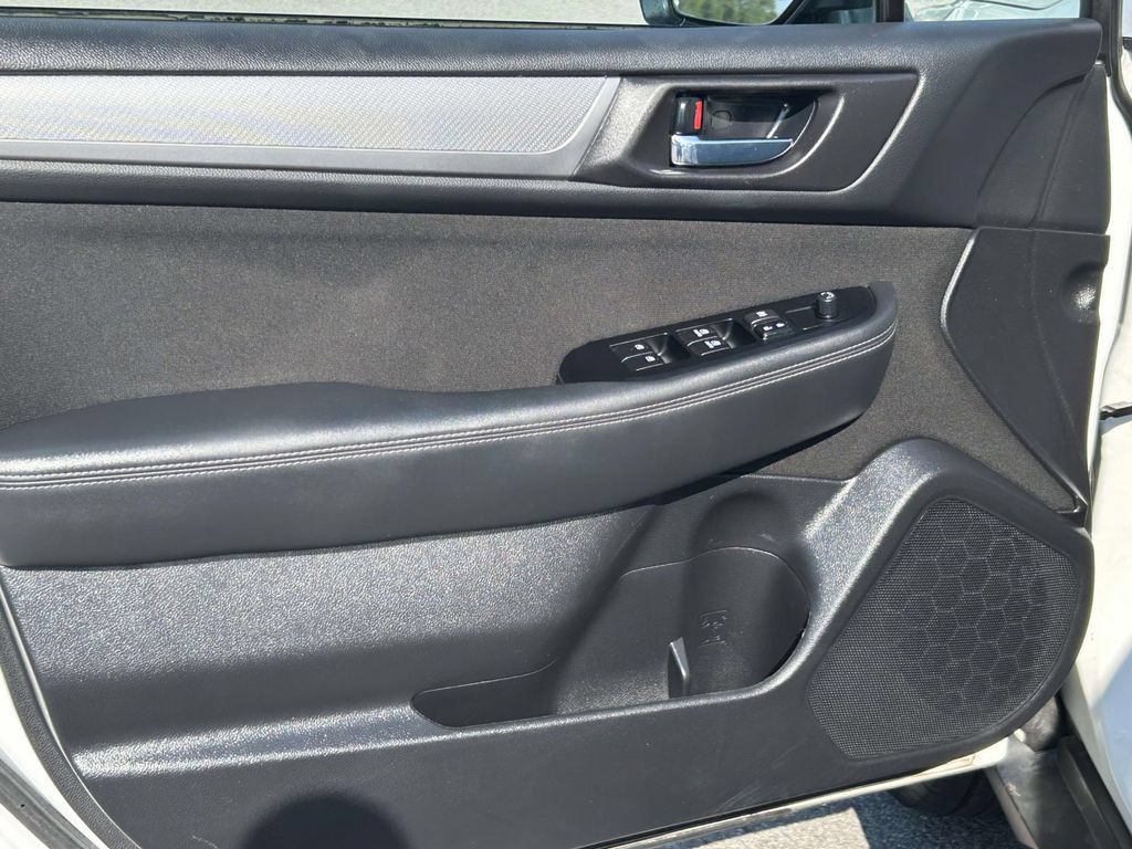 Used 2017 Subaru Outback 2.5i Premium AWD/4WD image 19