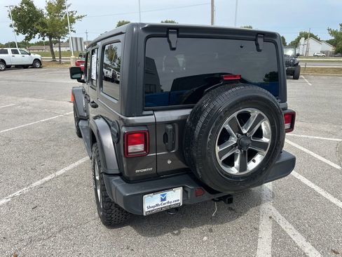 Used 2019 Jeep Wrangler Unlimited Sahara AWD/4WD image 23