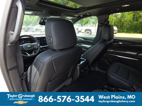 New 2026 Chevrolet Traverse LT w/ Sun and Wheel Package FWD image 28