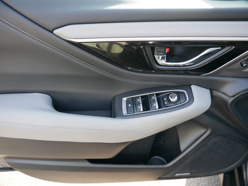 Used 2023 Subaru Outback Limited image 29