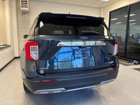 Used 2023 Ford Explorer XLT w/ Equipment Group 202A AWD/4WD image 39
