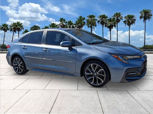 Used 2020 Toyota Corolla SE w/ SE Premium Package image 2