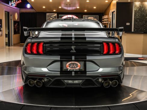 Used 2022 Ford Mustang Shelby GT500 w/ Carbon Fiber Track Pack RWD image 13