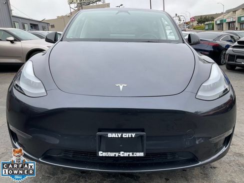 Used 2025 Tesla Model Y Long Range RWD image 2